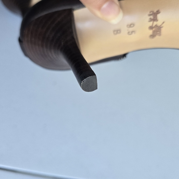 Coach Brown Leather Pumps Beaded Split Slip-On High Heel Shoes Size  9.5B - Picture 12 of 16